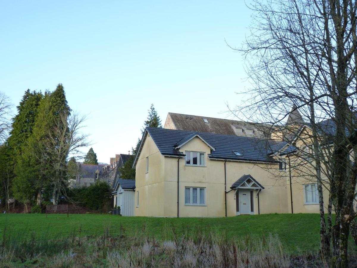 Loch Ness Abbey Cottages Fort Augustus Esterno foto
