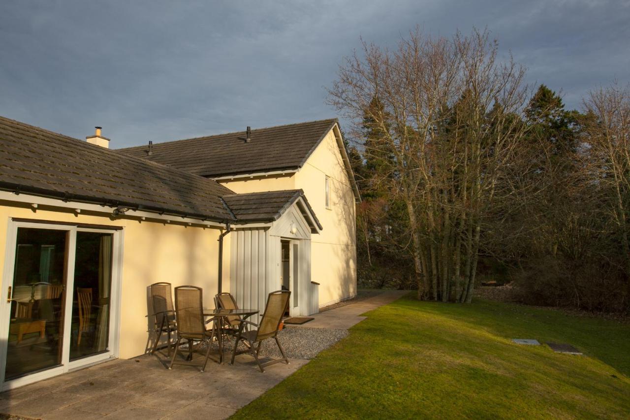 Loch Ness Abbey Cottages Fort Augustus Esterno foto