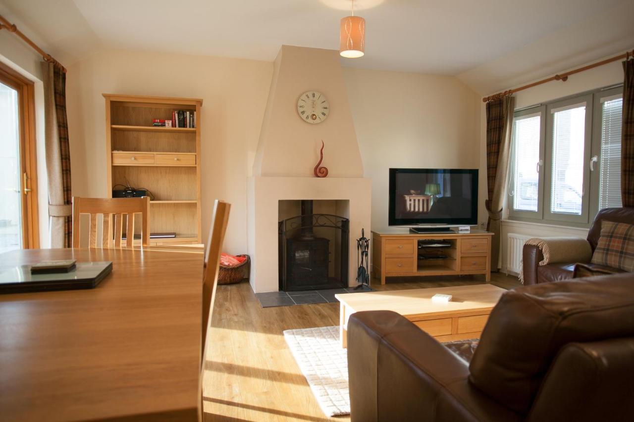 Loch Ness Abbey Cottages Fort Augustus Esterno foto