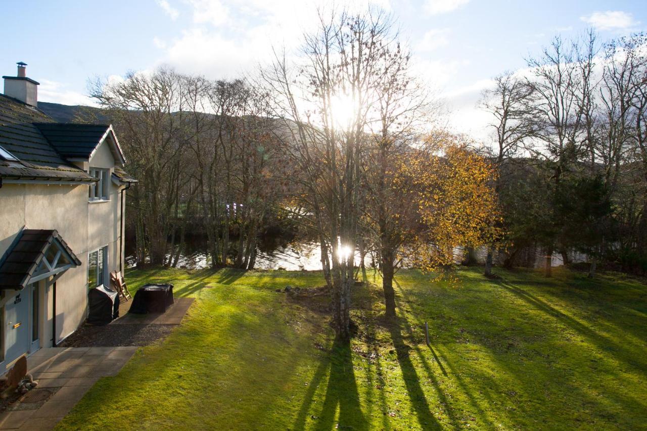 Loch Ness Abbey Cottages Fort Augustus Esterno foto
