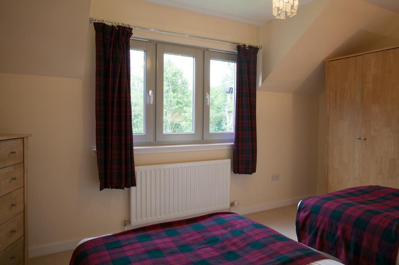 Loch Ness Abbey Cottages Fort Augustus Esterno foto